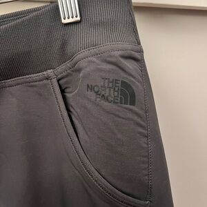 North Face capri active pants, size M